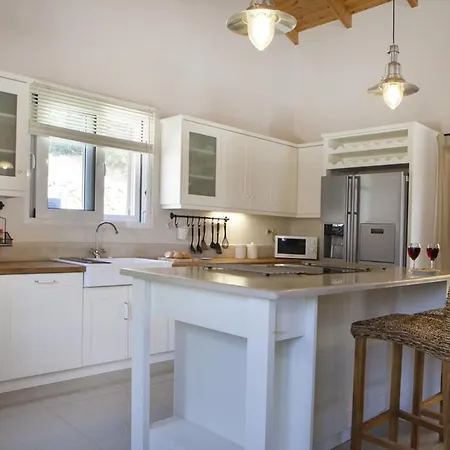 Вилла Asteri, Old Skala - Secluded Location - Panoramic Sea Views - Infinity Pool